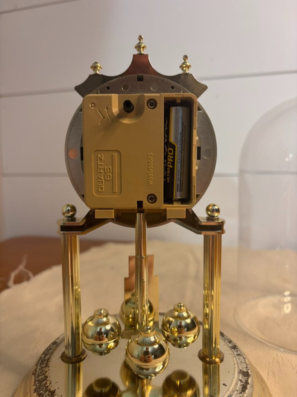 VTG Concordia Quartz Rotating Pendulum Anniversary Dome Clock w/Gold Tone Base - Picture 6 of 12